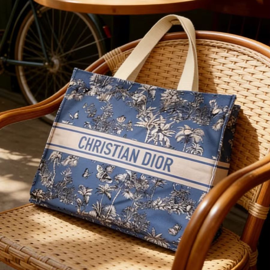 Sac à main de luxe bleu person - Luxury Skincare Set avis et prix