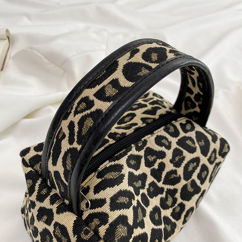 Sac de maquillage léopard de l - Luxury Skincare & Spa Reviews avis et prix