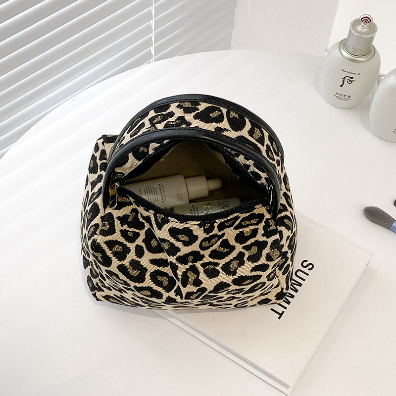 Sac de maquillage léopard de l - Luxury Skincare & Spa Reviews avis et prix